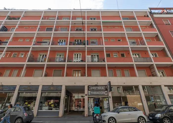 I Host - Coni Zugna 58 * ミラノ