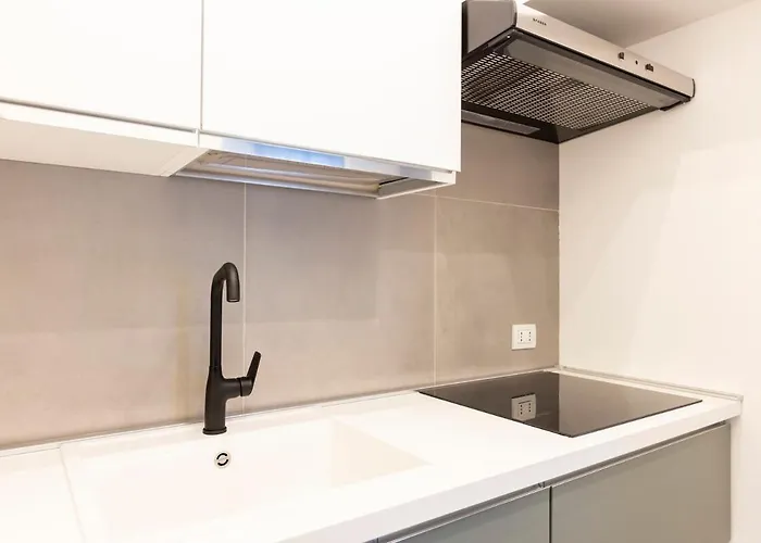 15th-century Apt, City-mxp Train