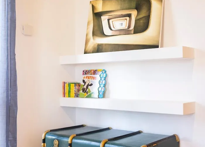 15th-century Apt, City-mxp Train アパート