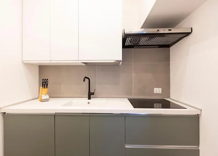 15th-century Apt, City-mxp Train