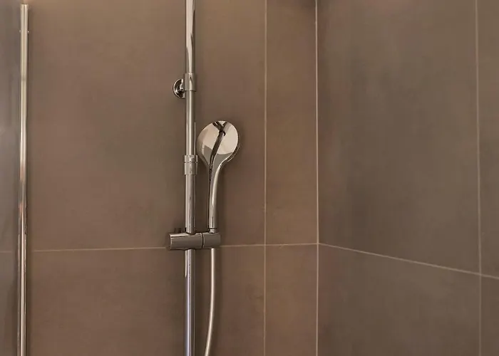 15th-century Apt, City-mxp Train شقة ميلان