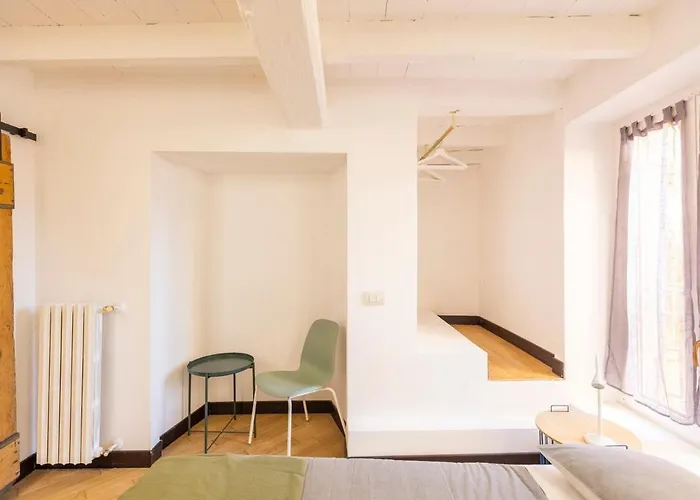 15th-century Apt, City-mxp Train