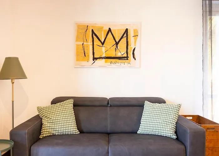 15th-century Apt, City-mxp Train