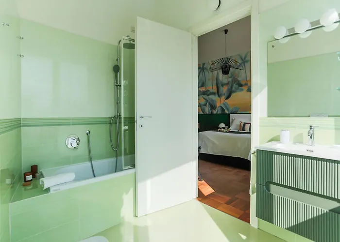 The Rent - Wonderful Multi-bedroom With Terrace In The Area Of Colonne Di San Lorenzo