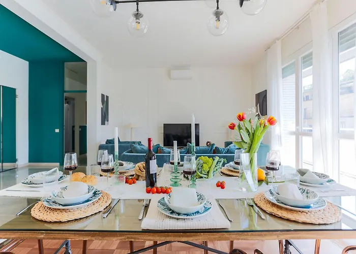 The Rent - Wonderful Multi-bedroom With Terrace In The Area Of Colonne Di San Lorenzo