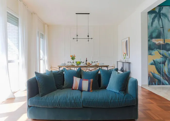 The Rent - Wonderful Multi-bedroom With Terrace In The Area Of Colonne Di San Lorenzo