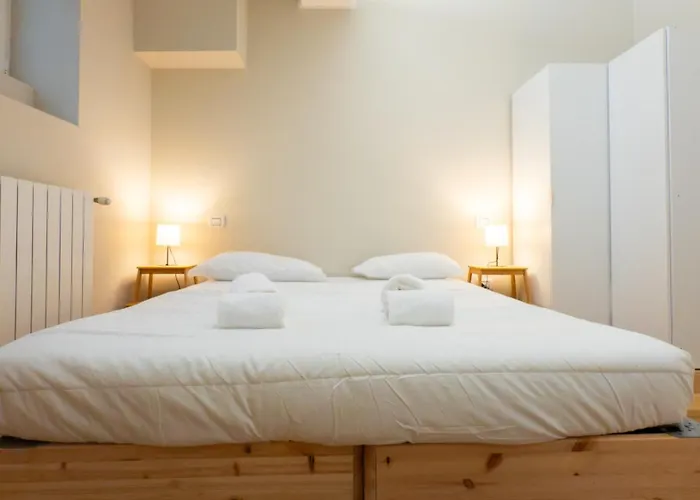 Апартаменты Modern Flat - Via De Sanctis 61 Metro & Wifi