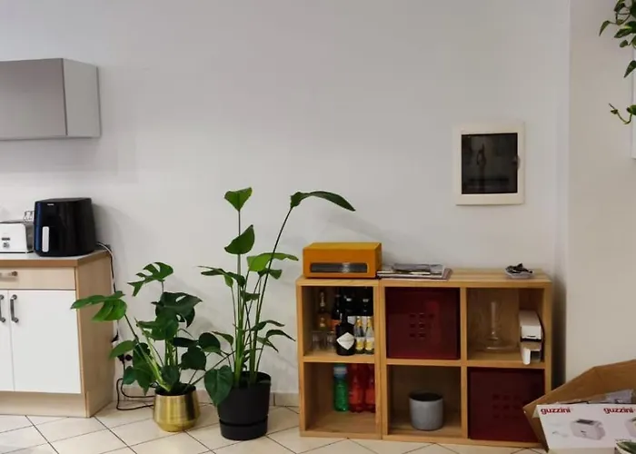 Loreto - Vicino Metro M1 Ed M2 *