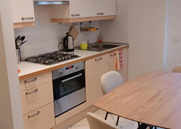 Loreto - Vicino Metro M1 Ed M2