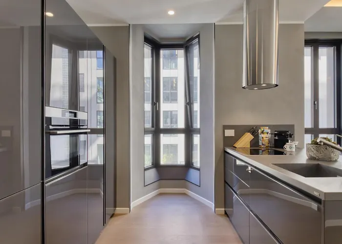 Appartamento San Babila Duomo View With Shared Rooftop Terrace Milano