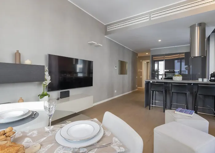 San Babila Duomo View With Shared Rooftop Terrace * Milano