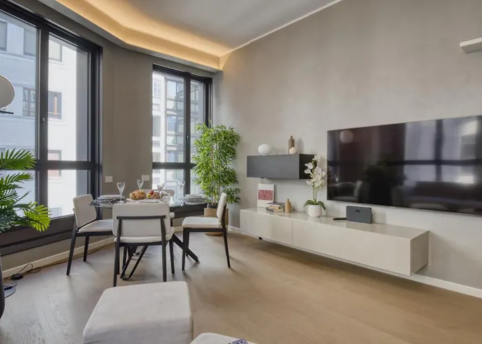 Appartamento San Babila Duomo View With Shared Rooftop Terrace Milano