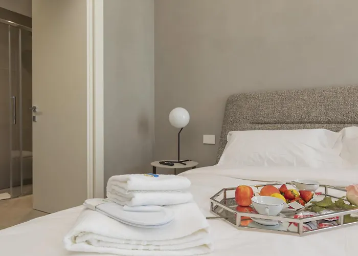 San Babila Duomo View With Shared Rooftop Terrace *