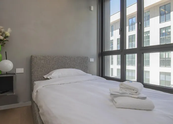 San Babila Duomo View With Shared Rooftop Terrace *