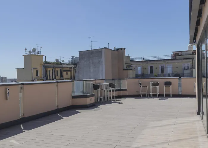 San Babila Duomo View With Shared Rooftop Terrace *