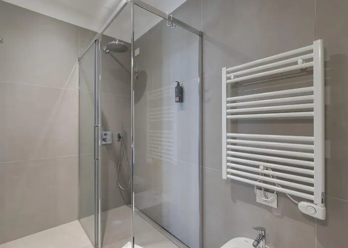 Appartamento San Babila Duomo View With Shared Rooftop Terrace Milano