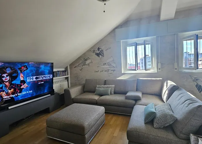 公寓 Mansarda A San Siro 米兰