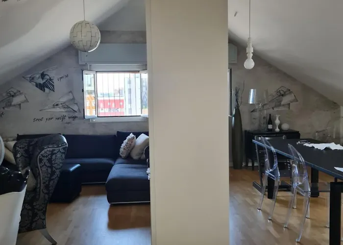 公寓 Mansarda A San Siro *