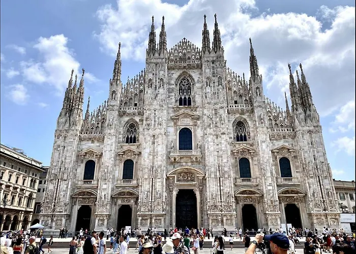 Daire Wonderful Downtown Apartment-hd Netflix, King-size Bed, Two Minutes' Walk From Metro