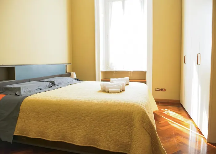 Daire Wonderful Downtown Apartment-hd Netflix, King-size Bed, Two Minutes' Walk From Metro *