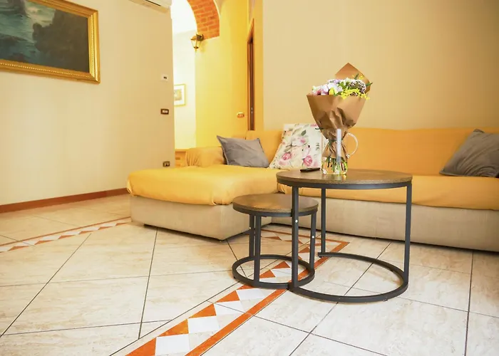 Wonderful Downtown Apartment-hd Netflix, King-size Bed, Two Minutes' Walk From Metro Daire Milano