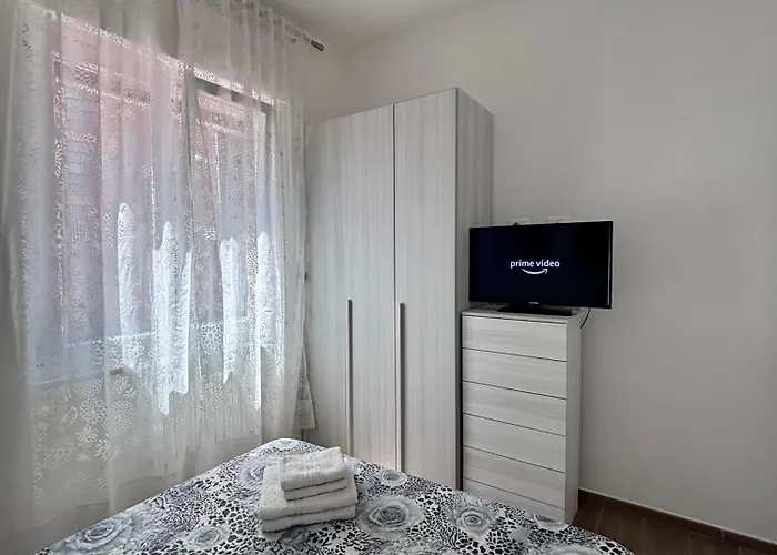 Bilocale In Bande Nere-metro Rossa Duomo דירה