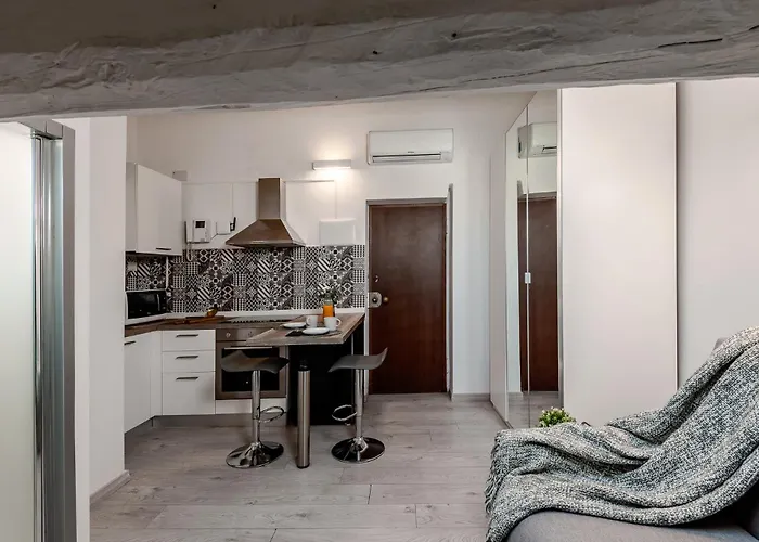 Stayeasy Corso 9 - Attic ميلان