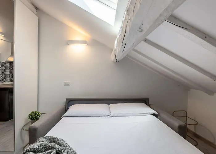 Stayeasy Corso 9 - Attic