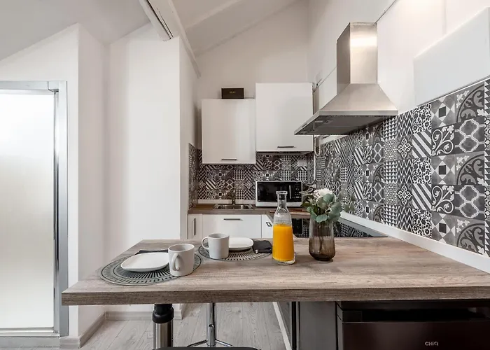 Stayeasy Corso 9 - Attic