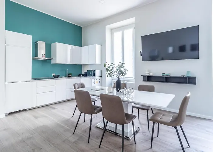 Design Penthouse In Porta Venezia *