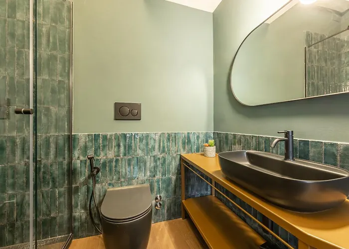 Zuretti Modern Comfort Near Station Milan