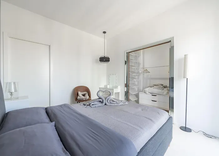 Apartament La Vista Sulla Citta - 8vo Piano Attico Mozzafiato Mediolan