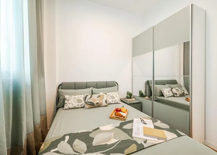 The Golden Retreat - San Babila Duomo Apartman