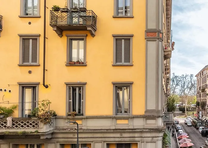 Design Penthouse In Porta Venezia 公寓