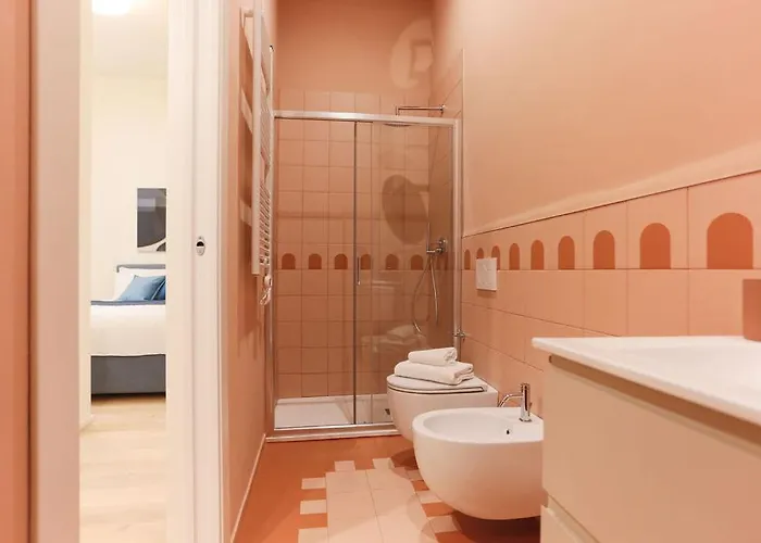 The Rent - Characterful Two-bedroom Flat Steps From Palestro Apartmán