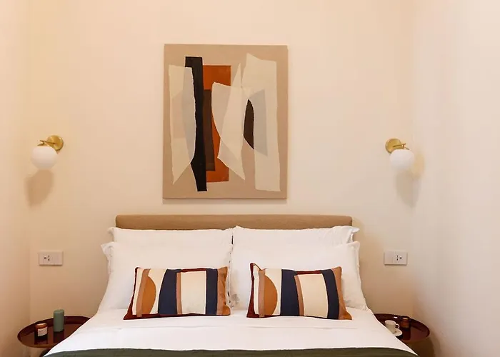 The Rent - Characterful Two-bedroom Flat Steps From Palestro * Milán