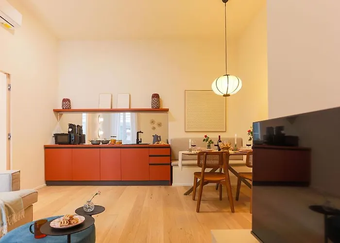 The Rent - Characterful Two-bedroom Flat Steps From Palestro Apartmán *