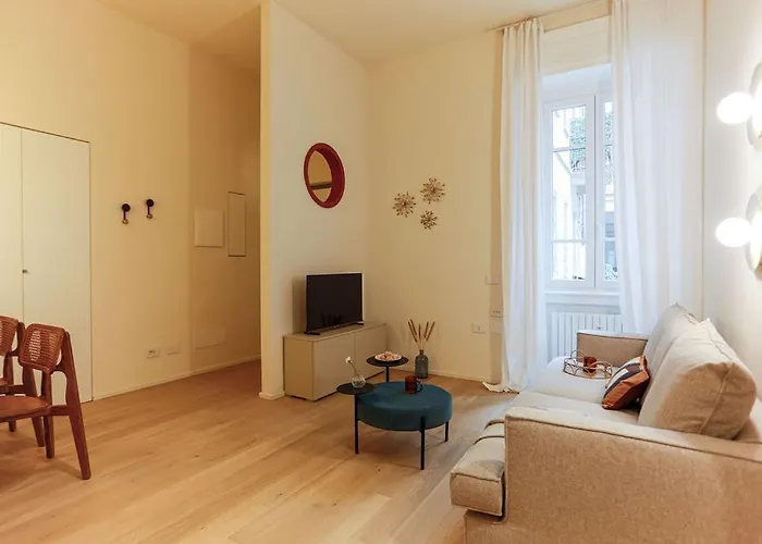 The Rent - Characterful Two-bedroom Flat Steps From Palestro