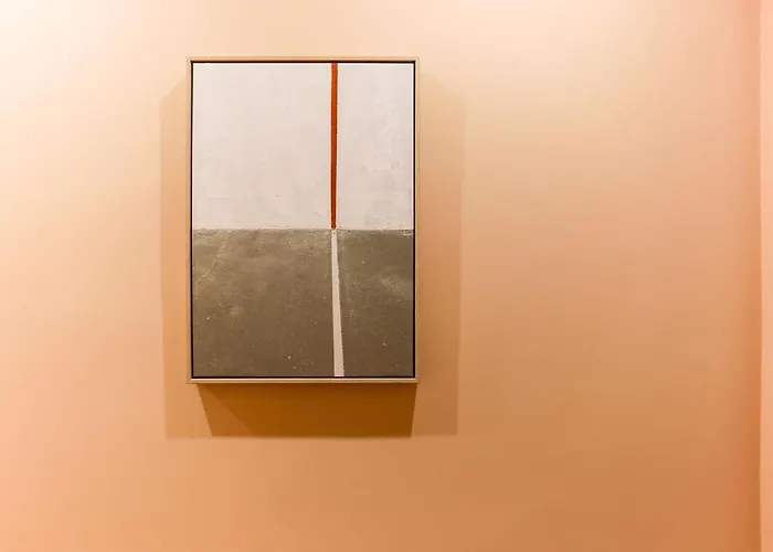 The Rent - Characterful Two-bedroom Flat Steps From Palestro