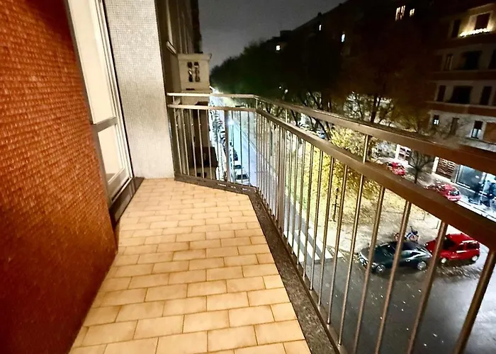 Brand New Near Center * Milano