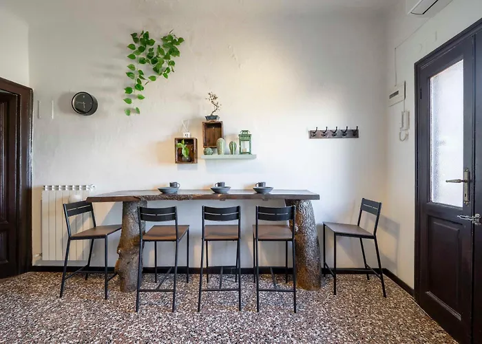 View Of The Navigli - In The Heart Of - Wifi מילאנו