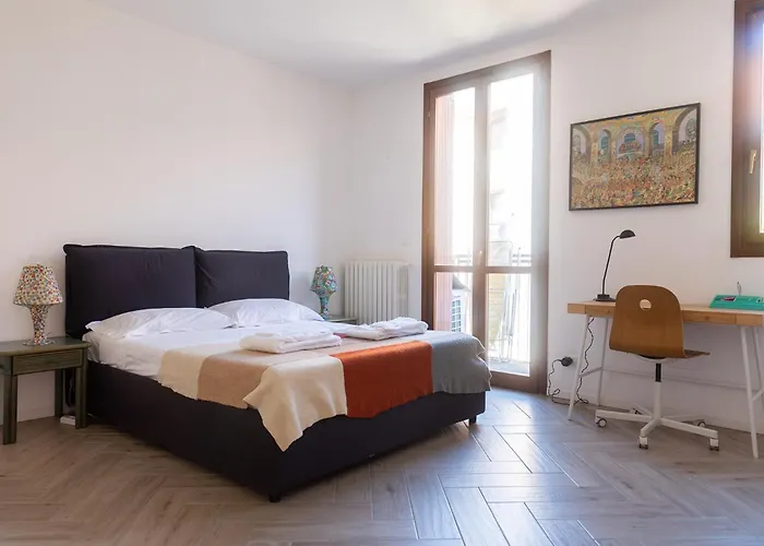 Cozy With A Large Terrace Porta Romana *