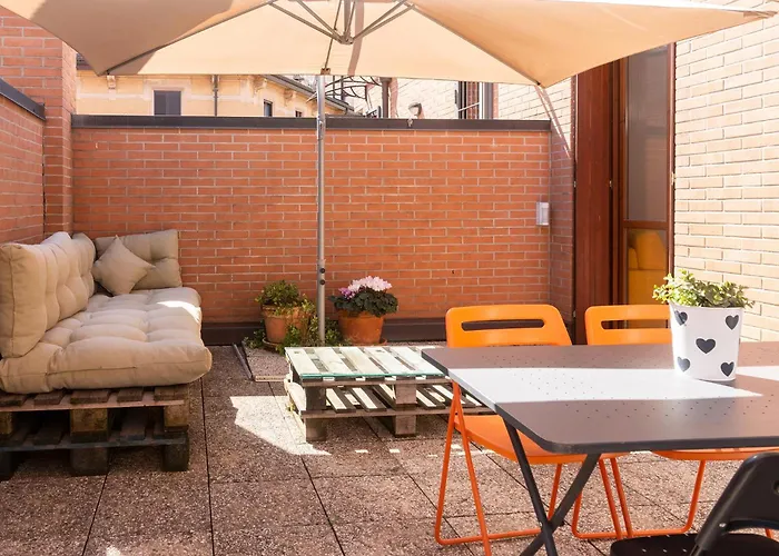 Cozy With A Large Terrace Porta Romana Daire Milano