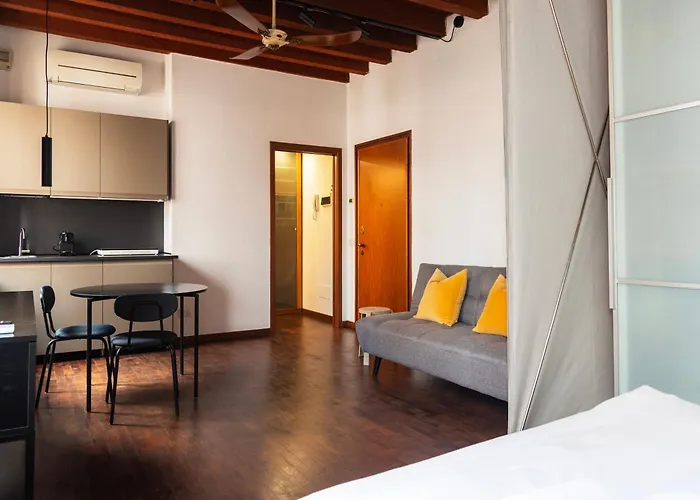 Youhosty - Anfiteatro 12 * Milánó