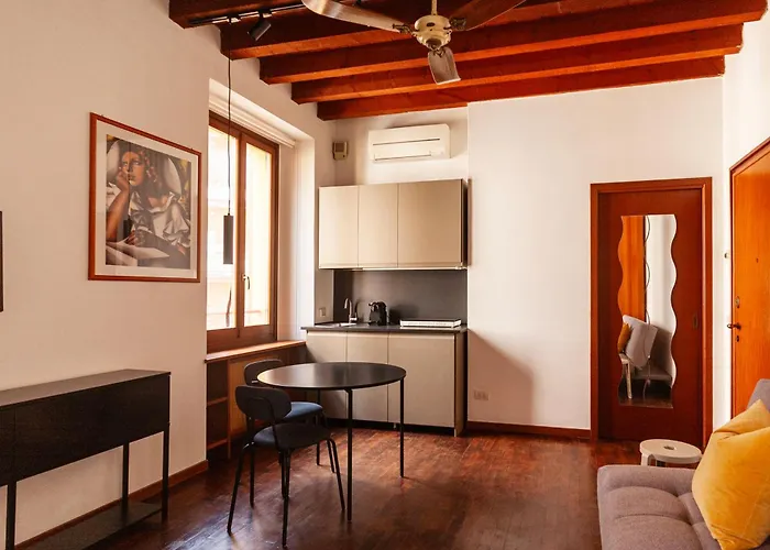 Youhosty - Anfiteatro 12 Milánó