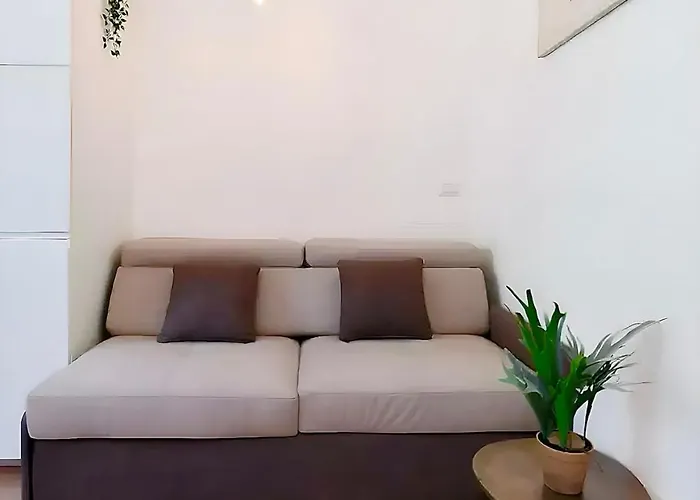 Apartment Sottocorno White, Historic Center,