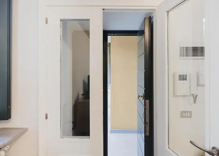 Gohost - Stylish And Charming Flat Between Navigli And Duomo Apartment *