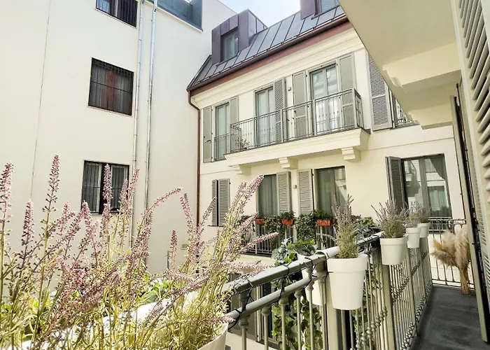 New Quiet And Design In The Heart Of *