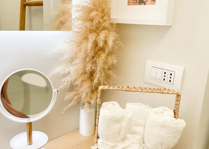 New Quiet And Design In The Heart Of * Milano