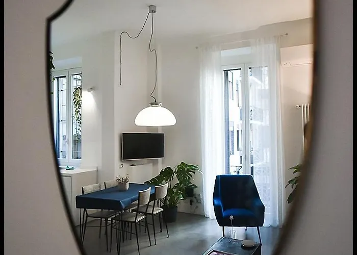 Milan, Cozy Flat In Porta Venezia
